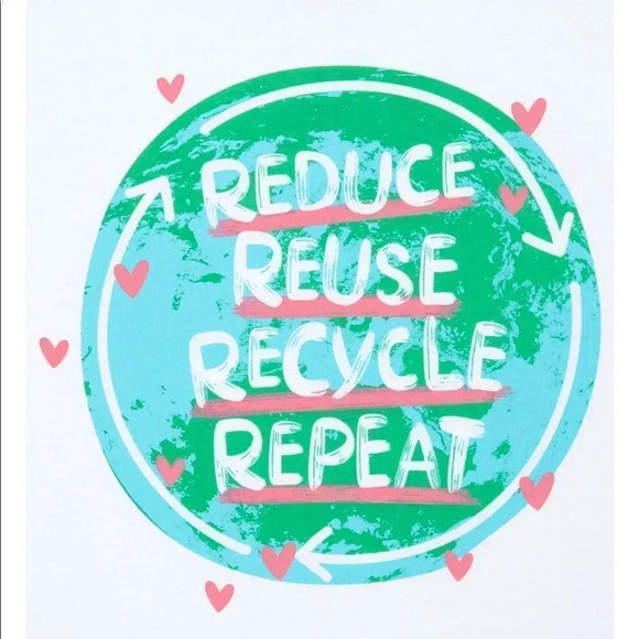 NWT TCP Graphic Tee Shirt 🌎 - Picture 3 of 3